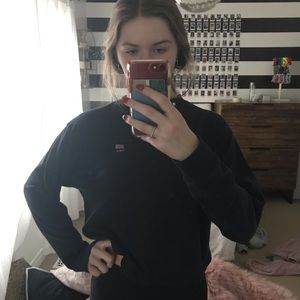 navy brandy melville cropped long sleeve! 💙